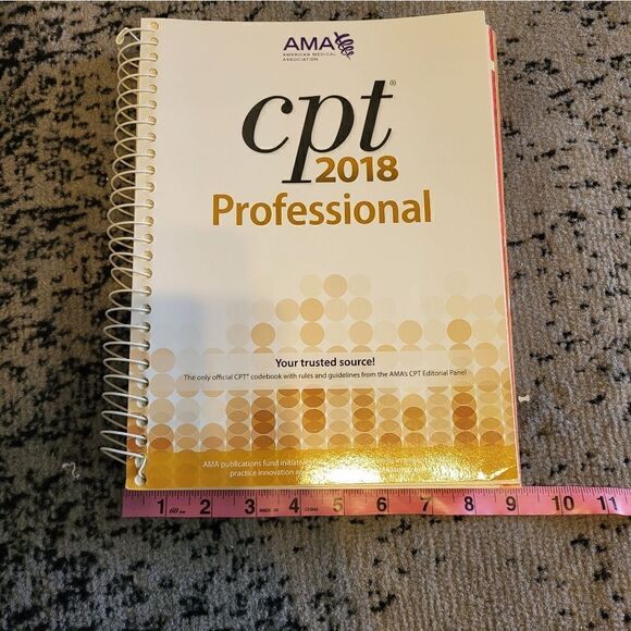 CPT 2018 American Medical Association book professional edition - Picture 9 of 11